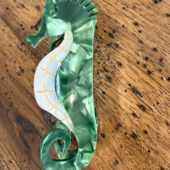 Anthropologie super cute Seahorse hair clip new without tags - Picture 3 of 5